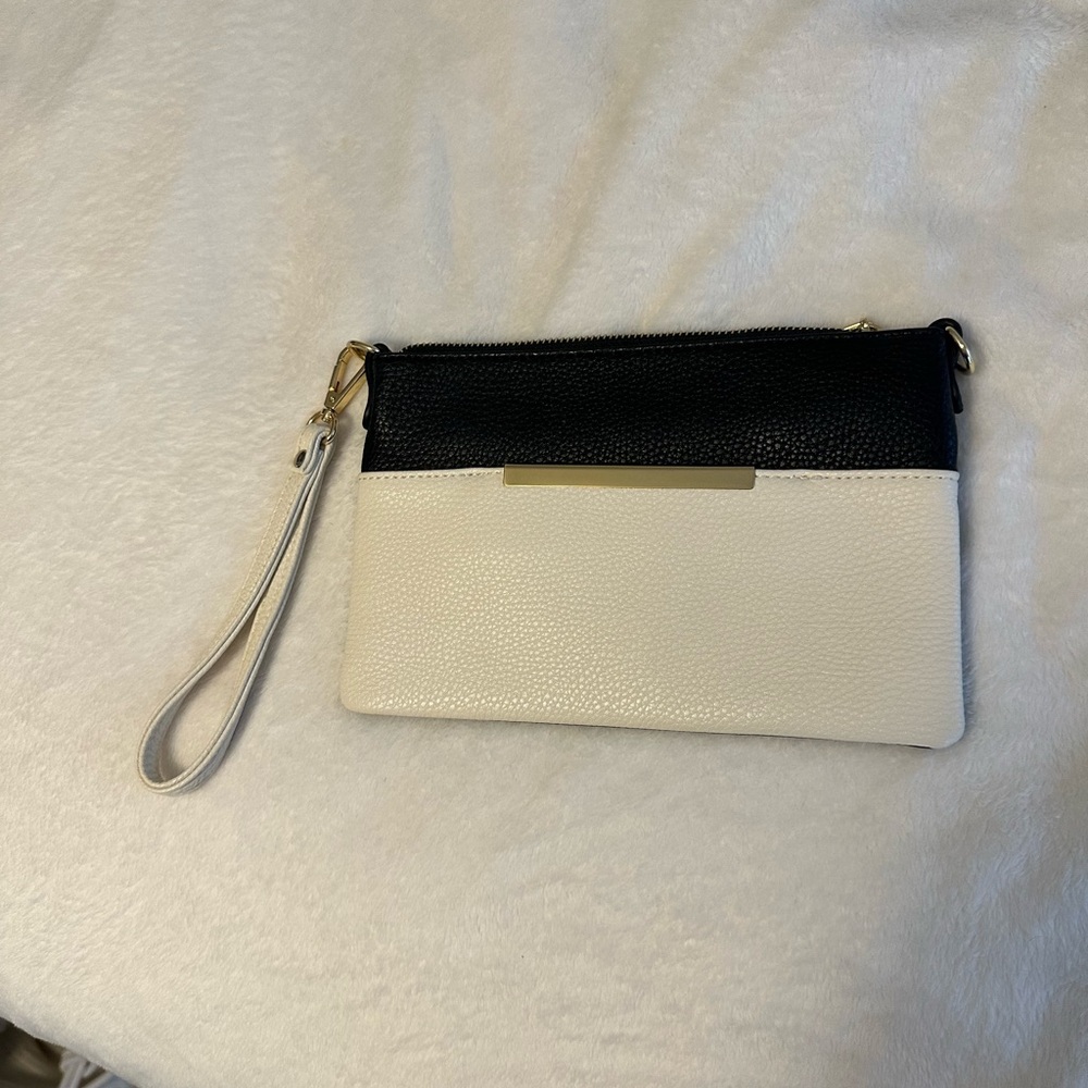 Charming Charlie’s Elegant Black and White Wristlet Clutch - Picture 2 of 7